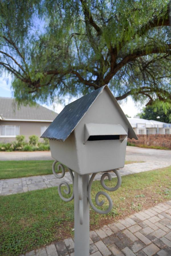 Carstens Garden Cottages Kimberley Exterior foto